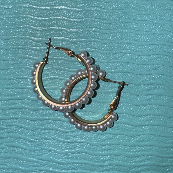 Gold pearl-lined hoops - Picture 1 of 1